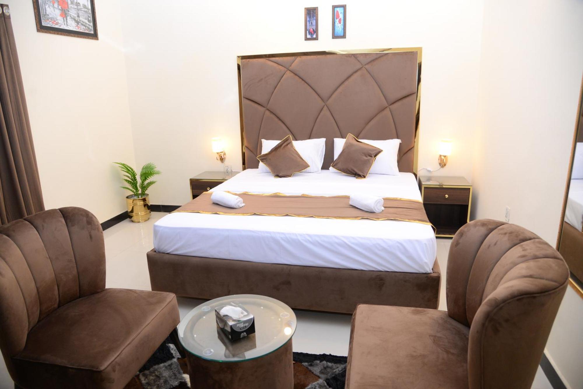 Go Room Hotel Lahore Exterior foto